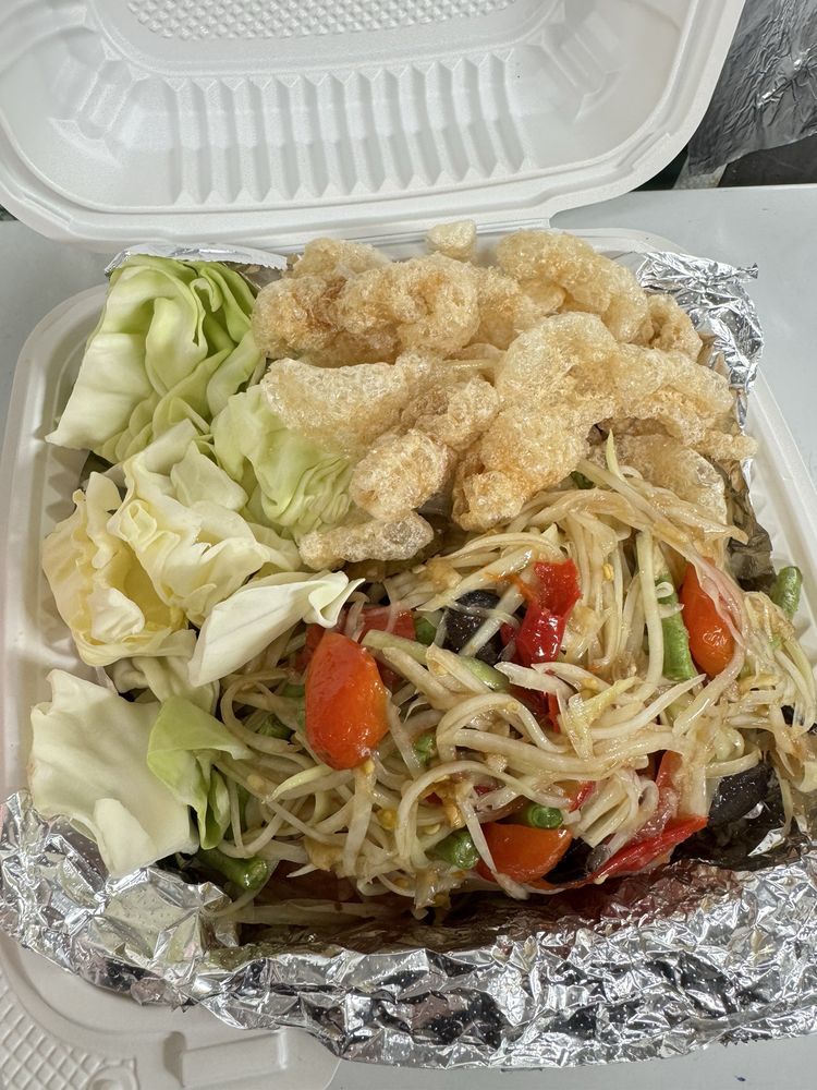 Lao papaya salad